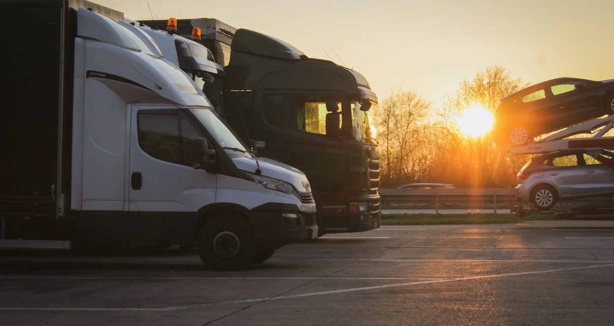 Jak znaleźć profesjonalne usługi serwisowania ciężarówek?